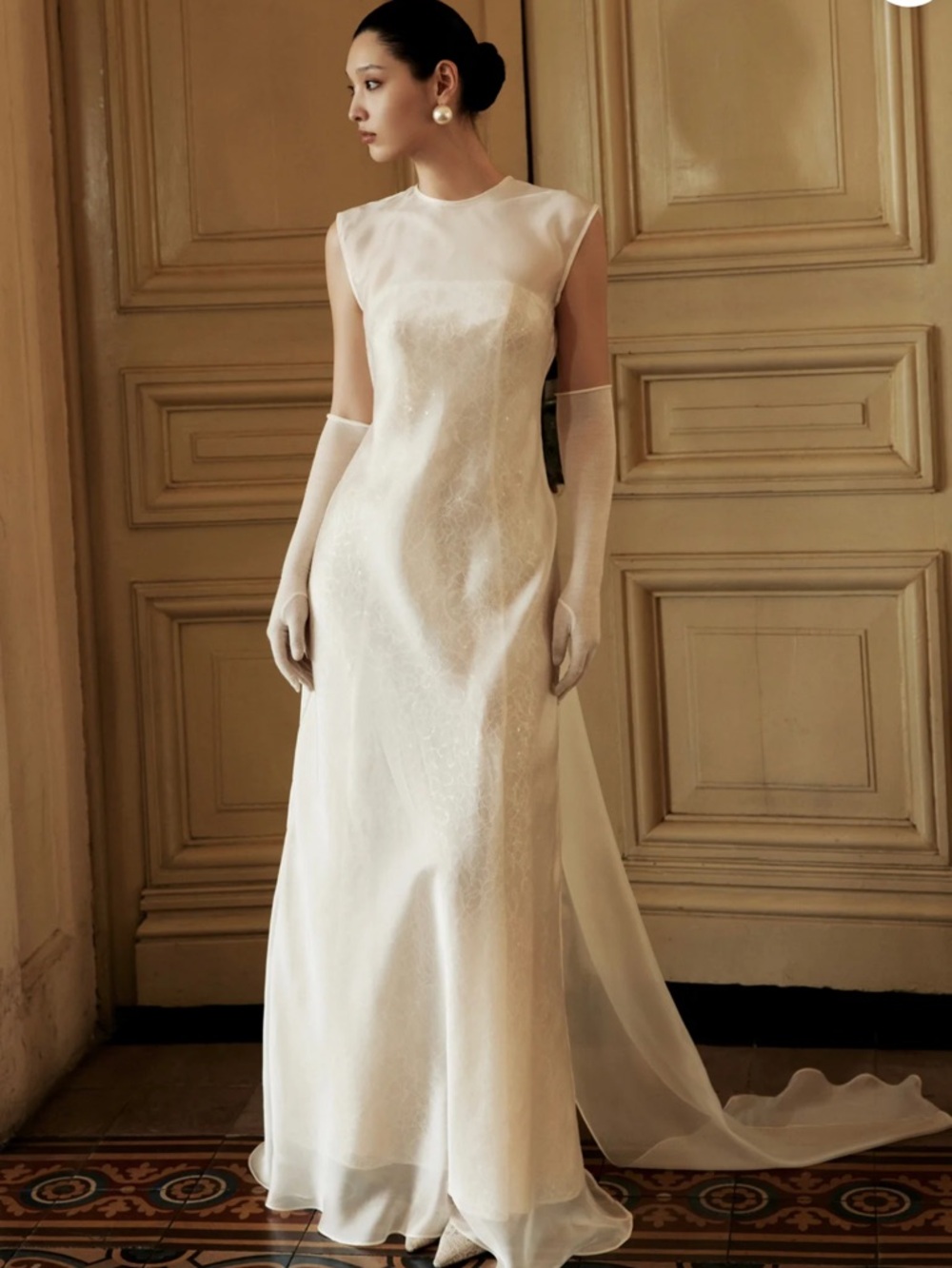 Elegant Ivory Wedding Sheath Dress - Picture 2 of 6